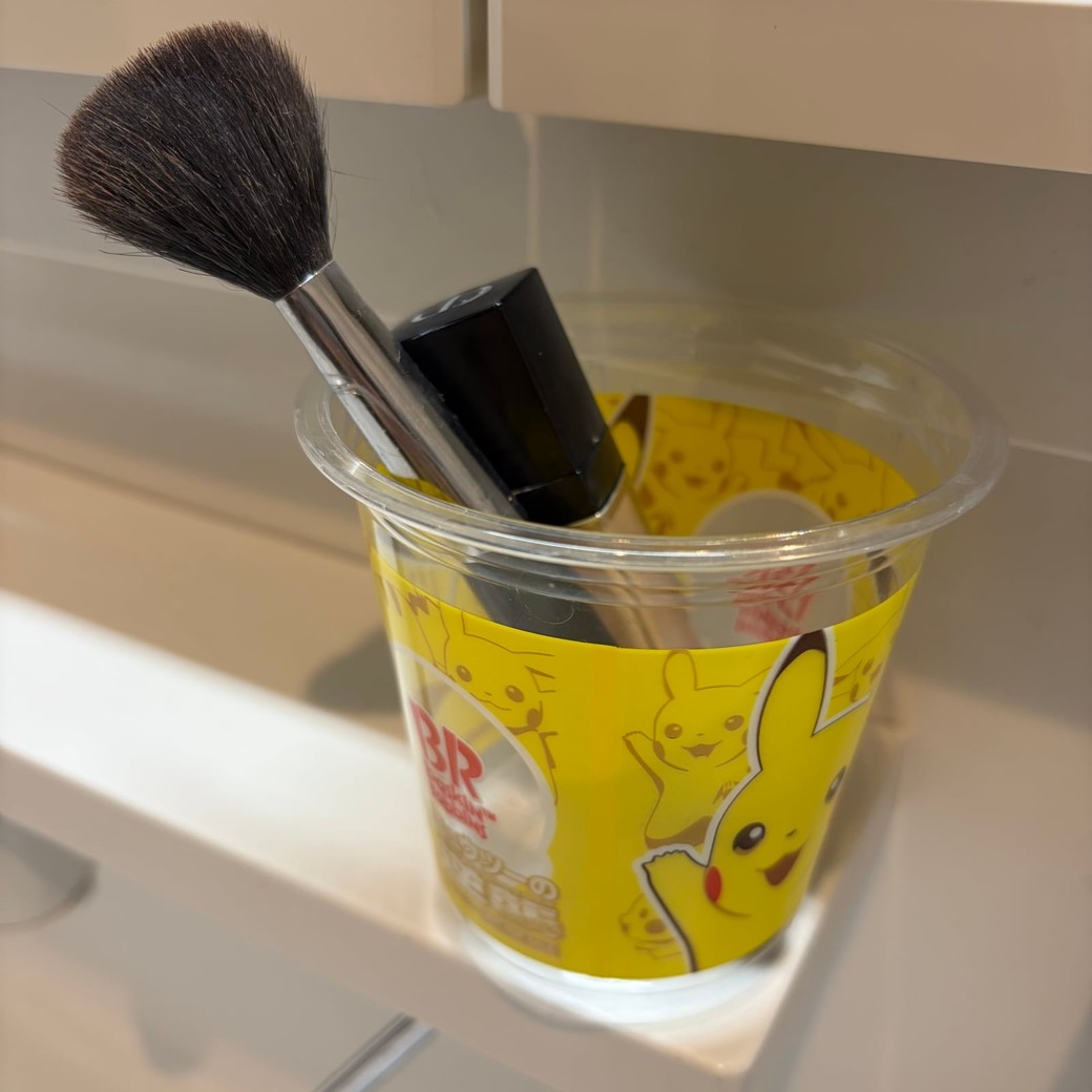 メイクブラシ立てにしているところ