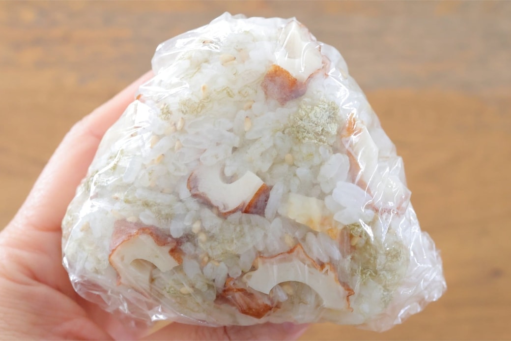 「ちくわととろろ昆布のおにぎり」