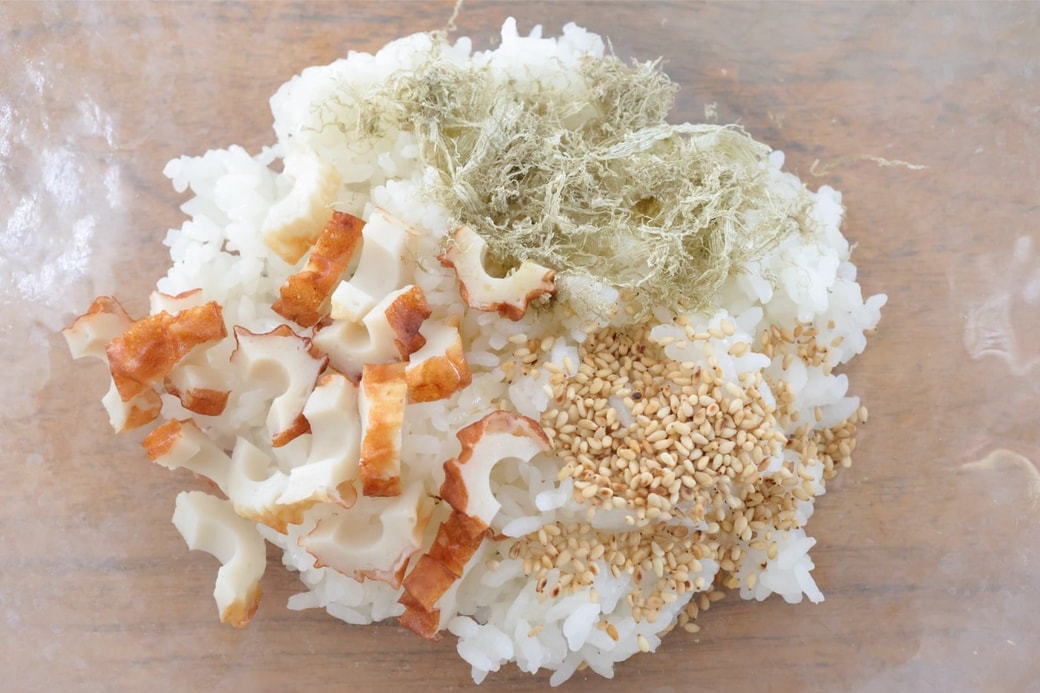 「ちくわととろろ昆布のおにぎり」