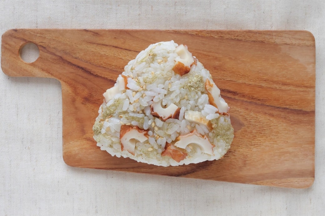 「ちくわととろろ昆布のおにぎり」