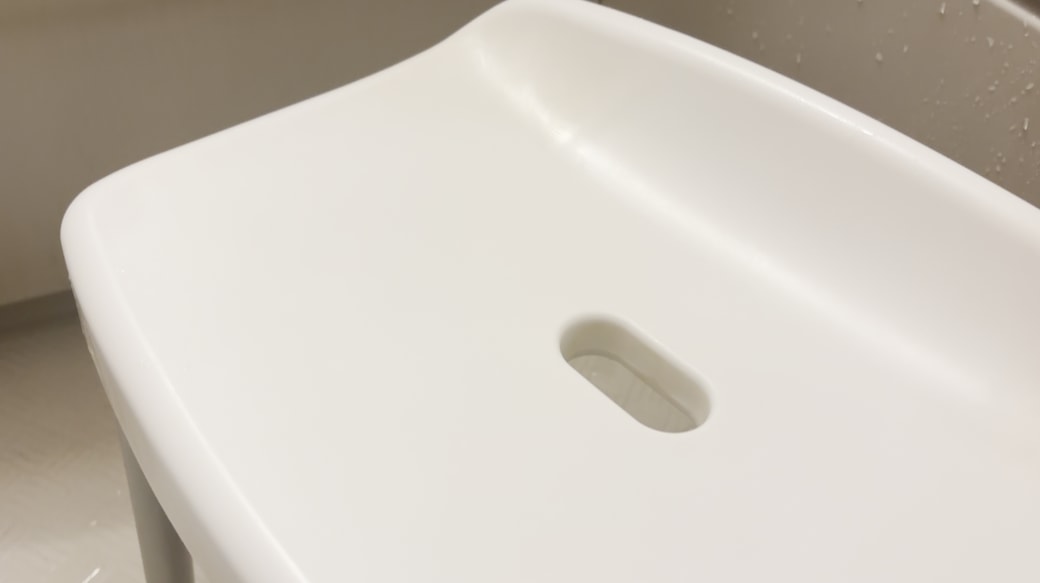 掃除後のお風呂のイス