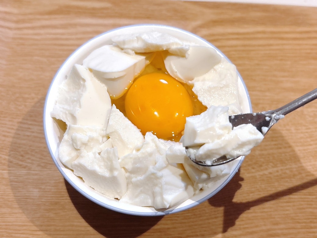 豆腐をのせる