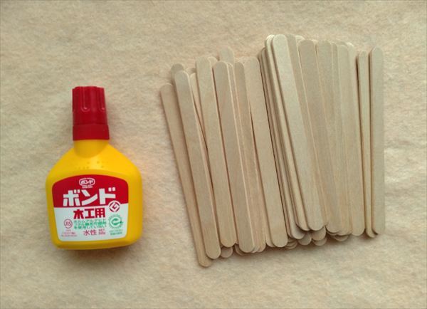 アイスの棒と木工用ボンド