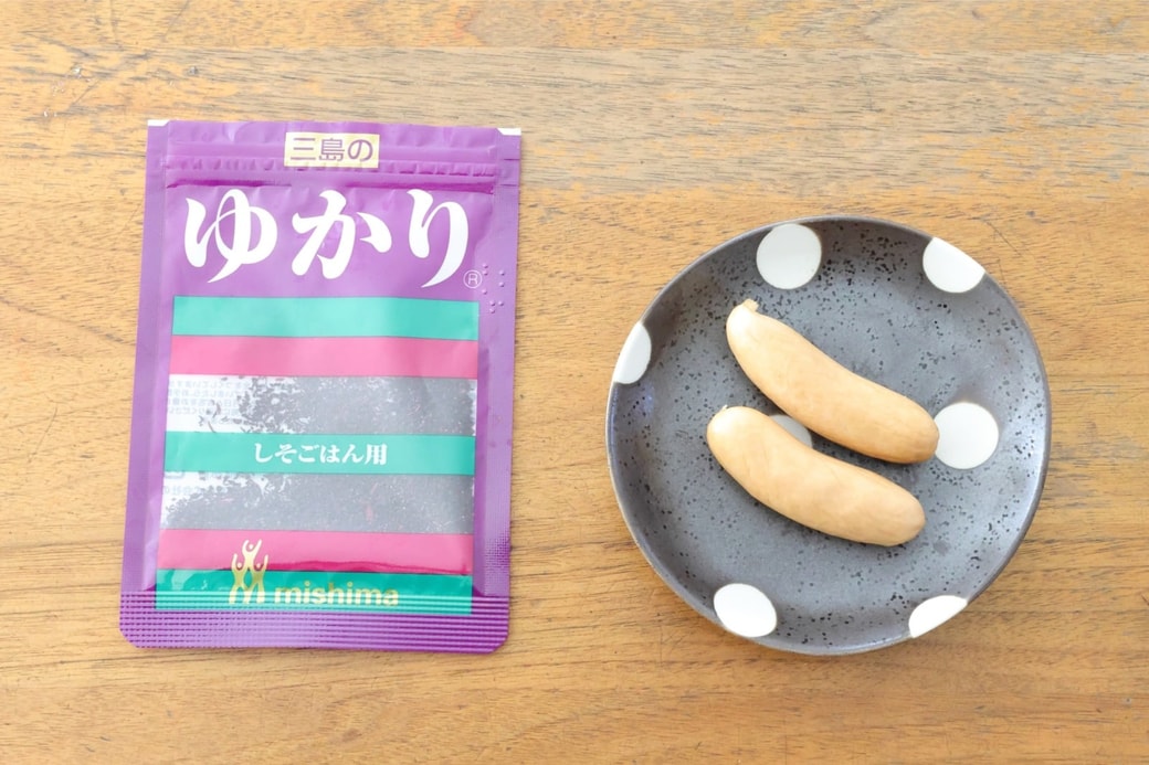 「ゆかりとウインナーのおにぎり」