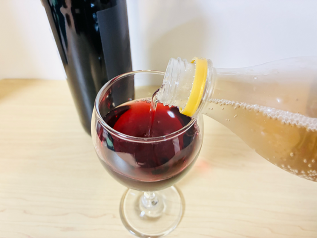 赤ワインで作るカクテル「キティ」