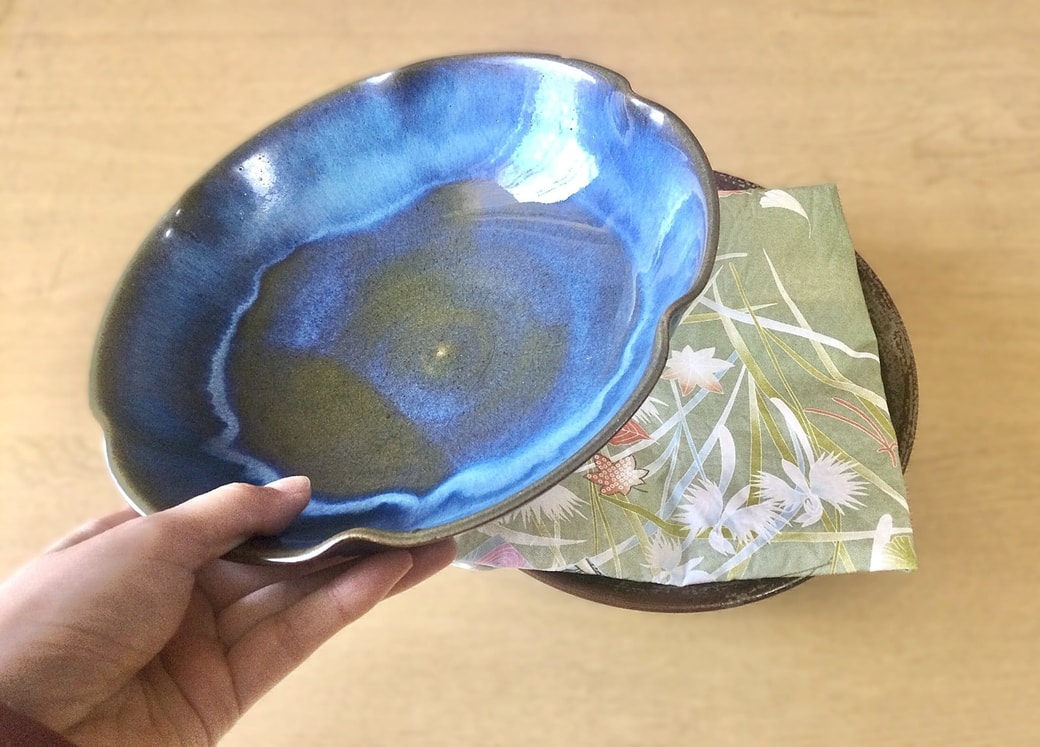 手ぬぐいをお皿に敷く