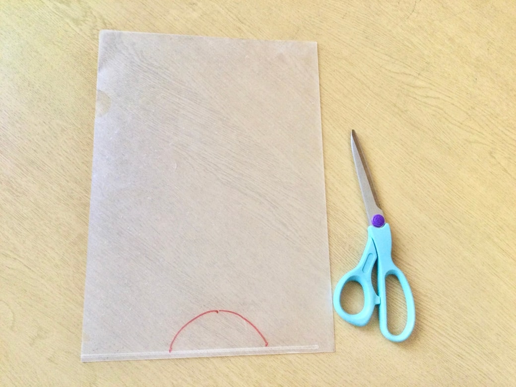 クリアファイルを切る