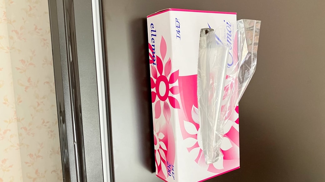 冷蔵庫に取り付けた様子