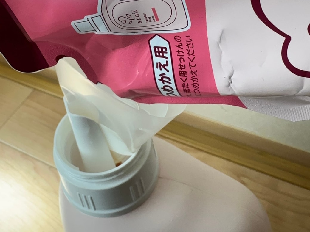 洗剤を注ぐ