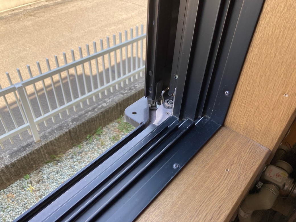 サッシ掃除　アフター写真