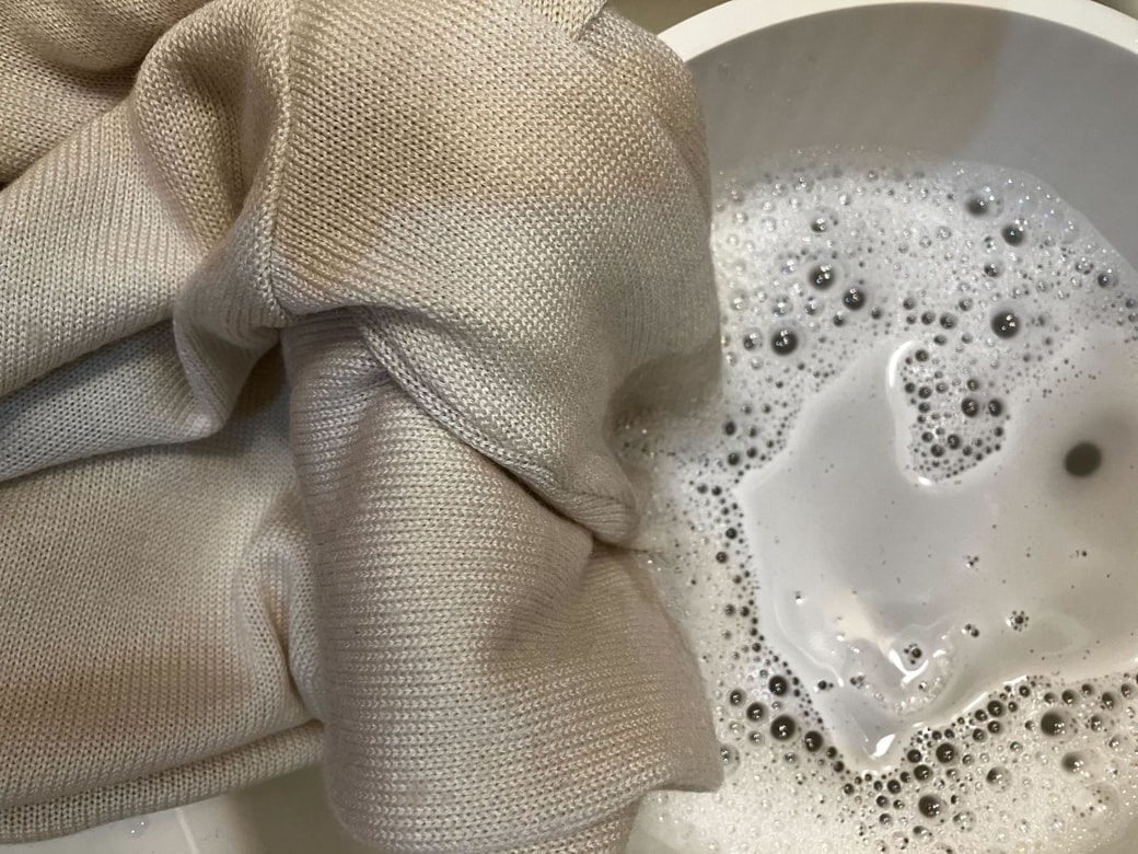 袖口だけつけ置き洗い