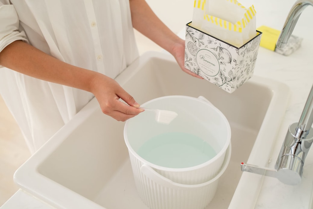 洗浄力の高い洗剤でやさしく洗う