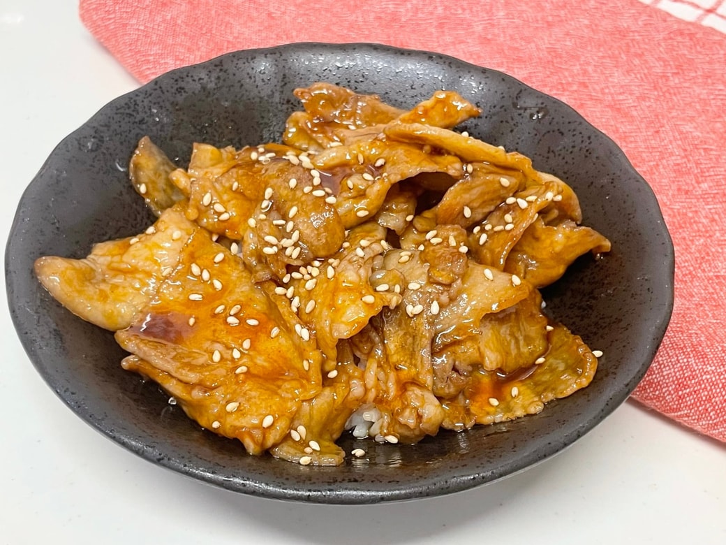 豚バラの甘辛コチュジャンだれ丼
