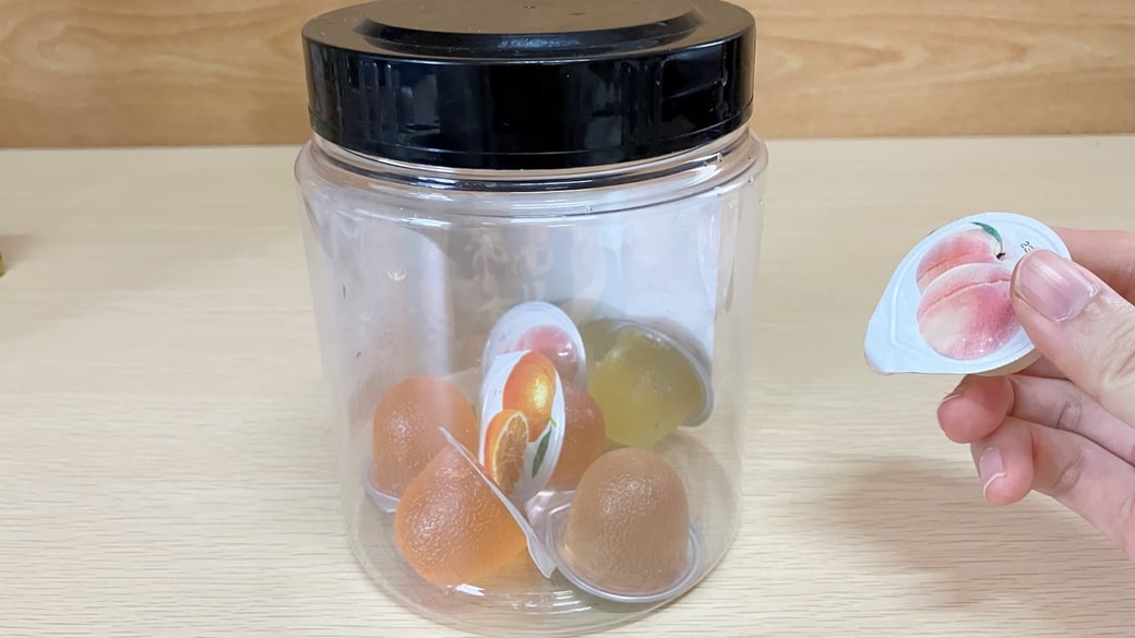 個包装ゼリーと味海苔の空き容器