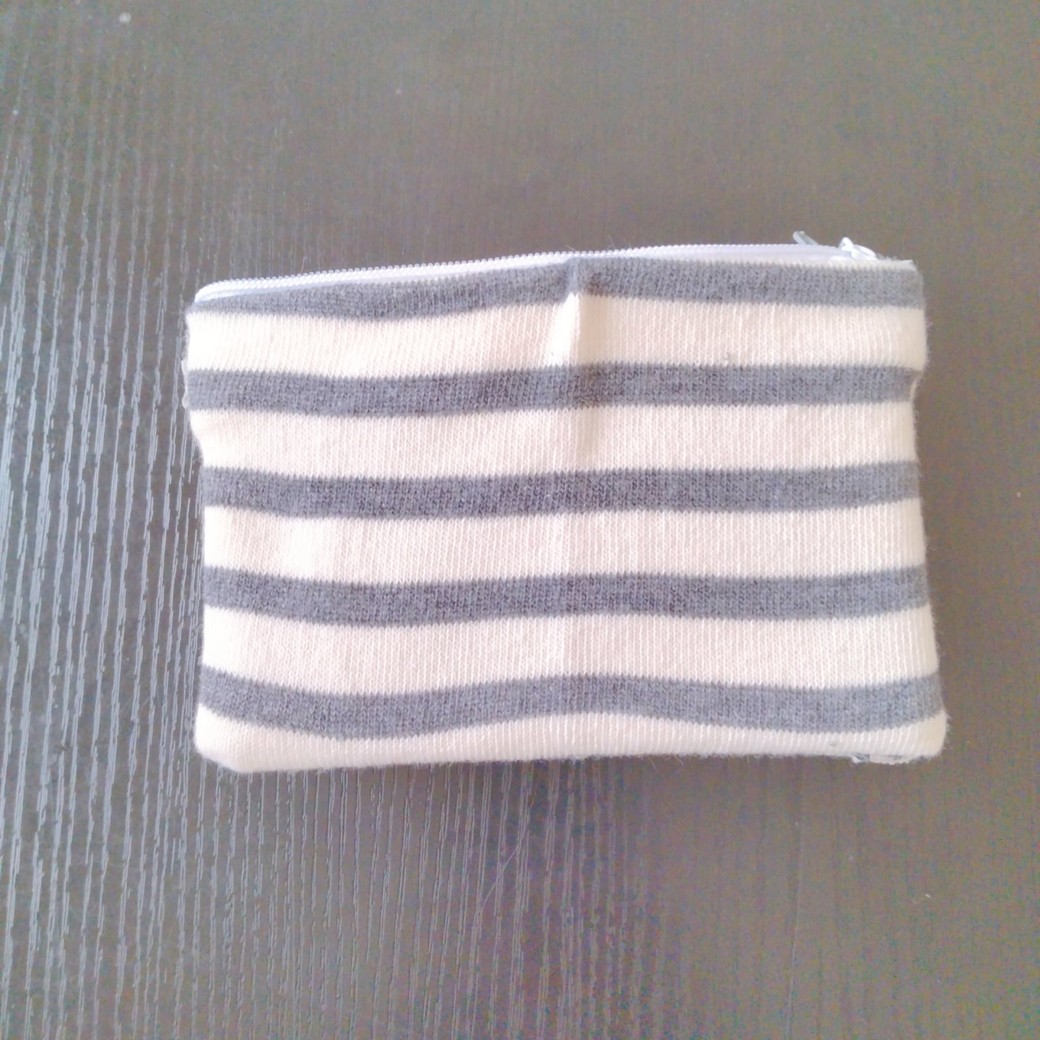 靴下を貼りつけたケース