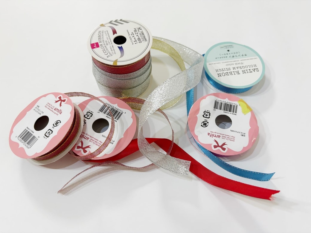 そのままだと絡まりやすいリボン