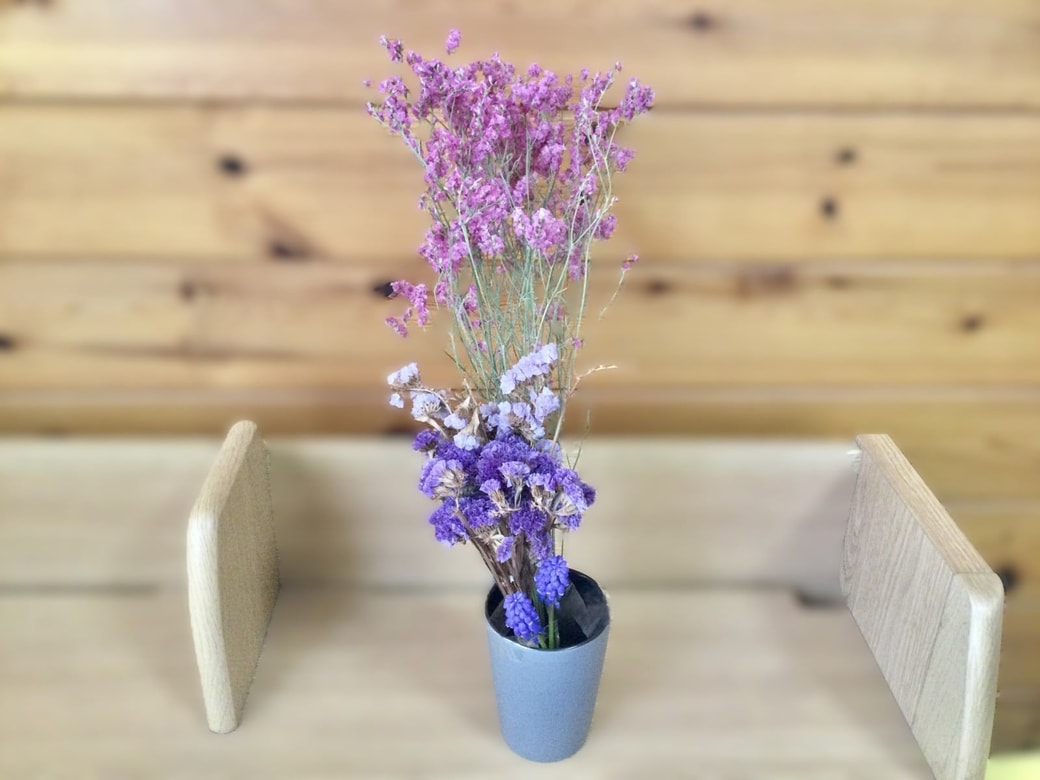 ドライフラワーを飾る花器として活用
