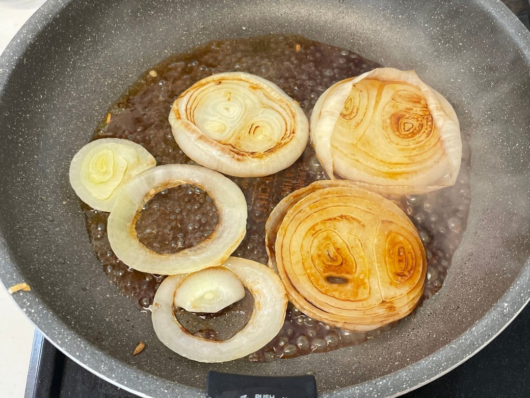 新玉ねぎのガーリックしょうゆステーキ