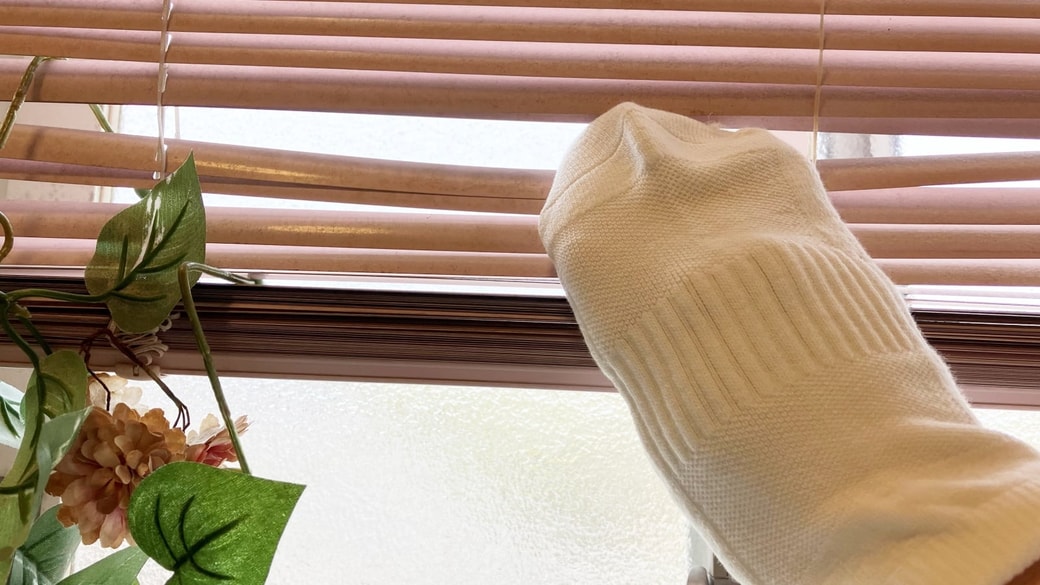 ブラインドとヒートテック靴下