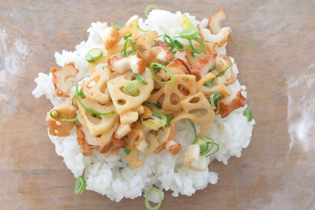 「ちくわとレンコンとねぎのおにぎり」