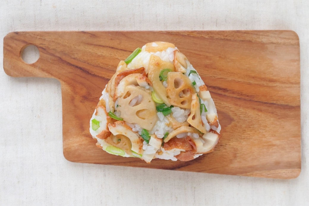 「ちくわとレンコンとねぎのおにぎり」