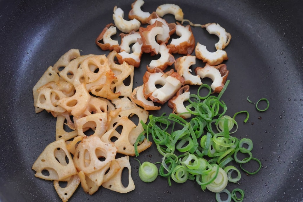 「ちくわとレンコンとねぎのおにぎり」