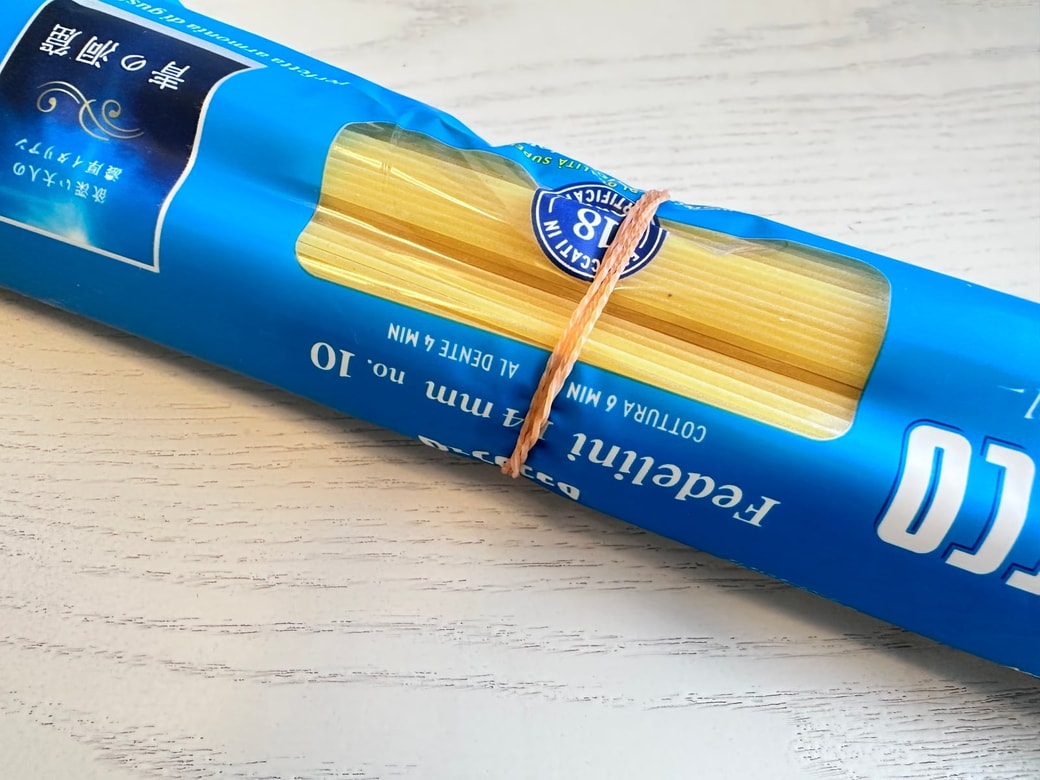 輪ゴムで袋を留めたところ