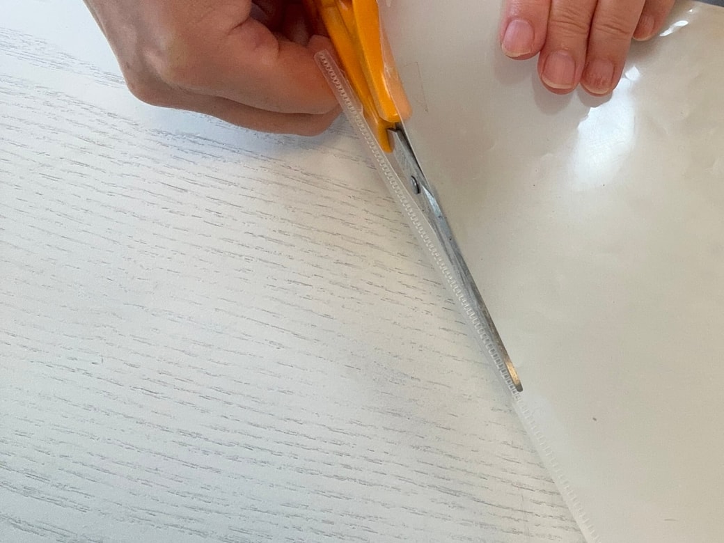 クリアファイルをカットする