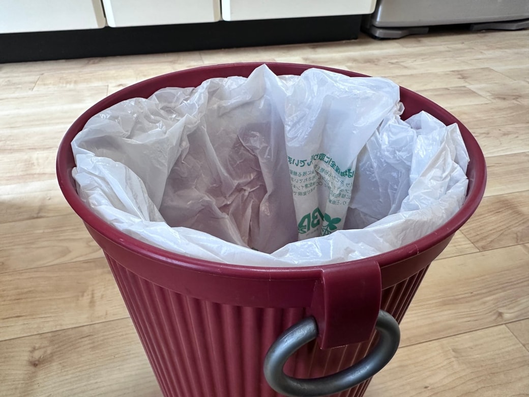 ゴミ箱にクリアファイルをセット