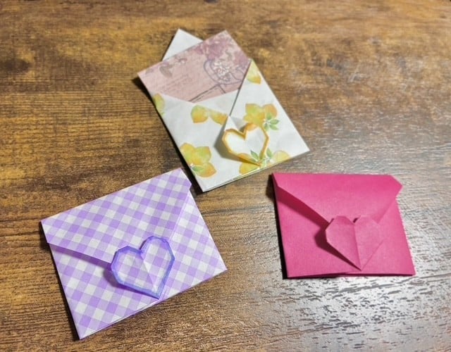 折り紙1枚で、ハートつきのかわいい封筒が完成
