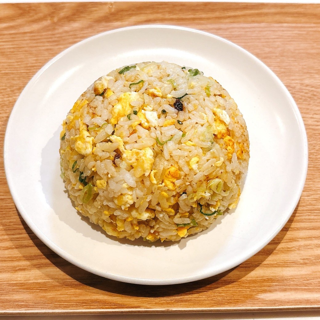 できあがった、だしパック入りノチャーハン