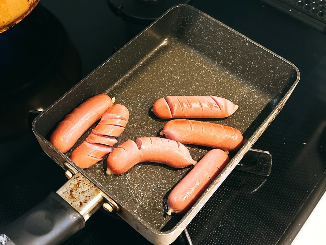 フライパンで中火で焼く