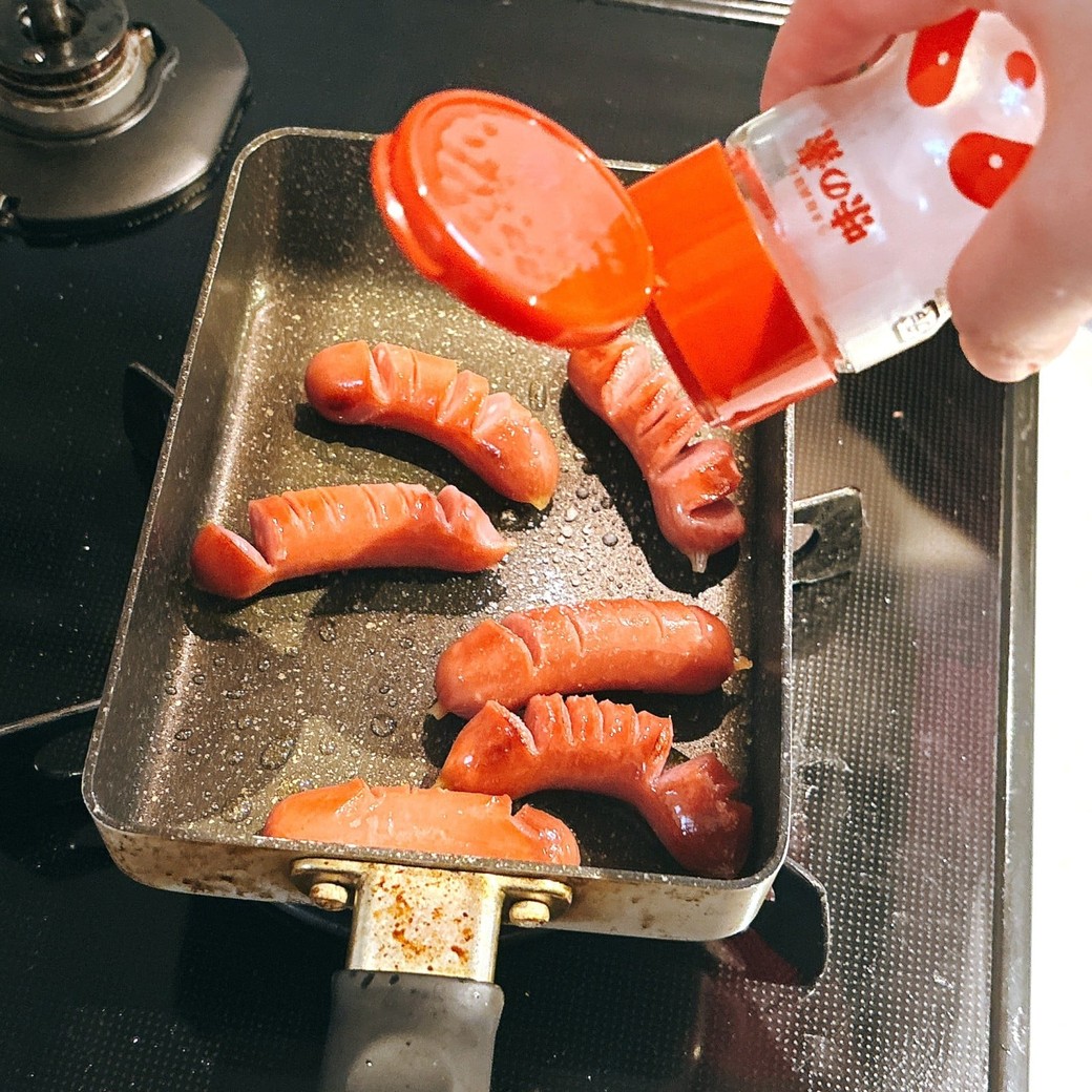 ウインナーに味の素を振る