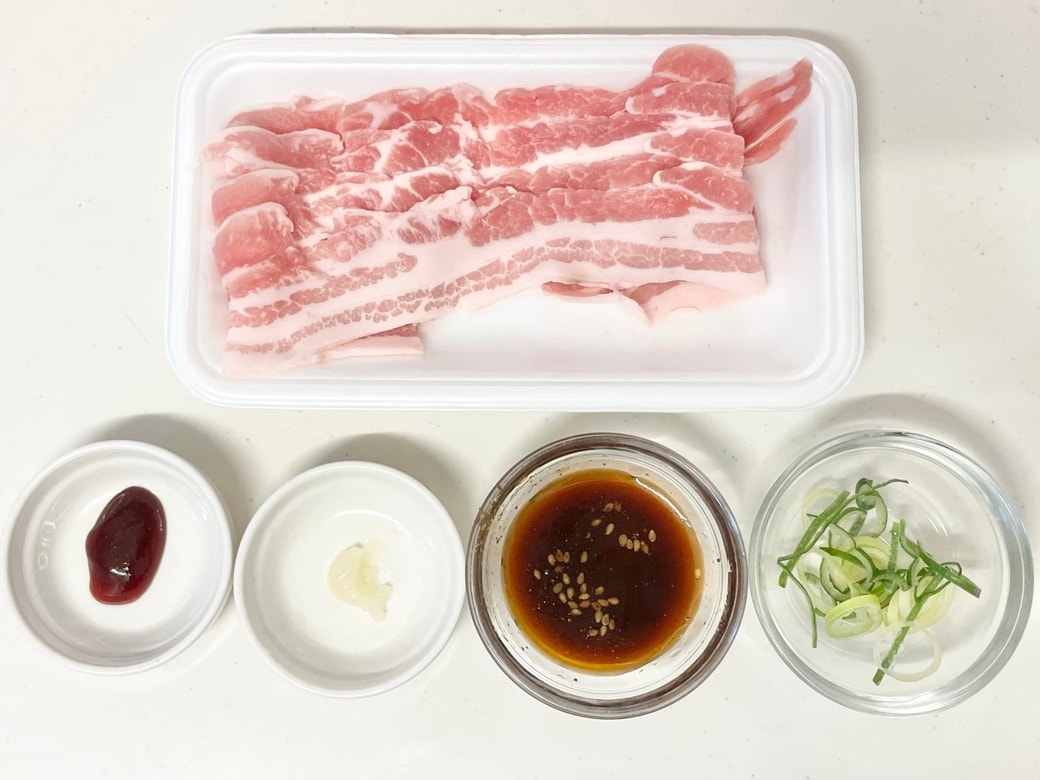 豚バラにんにくだれ丼