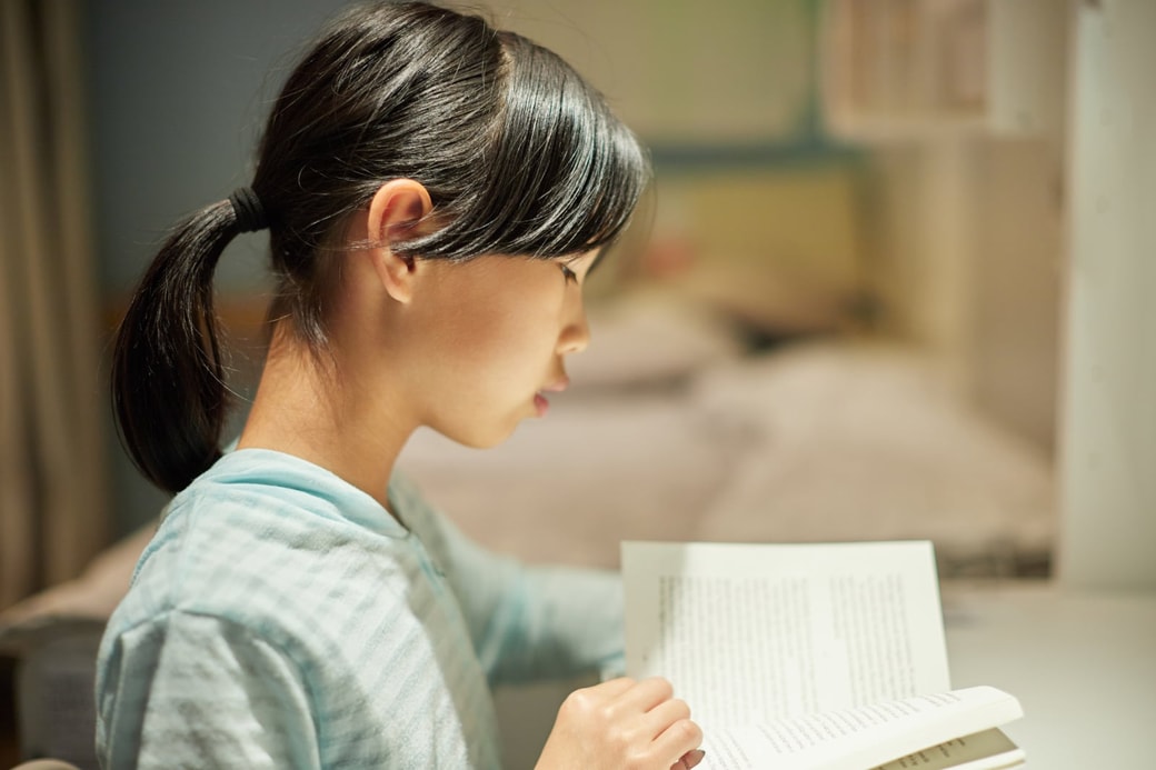 本を読む子ども