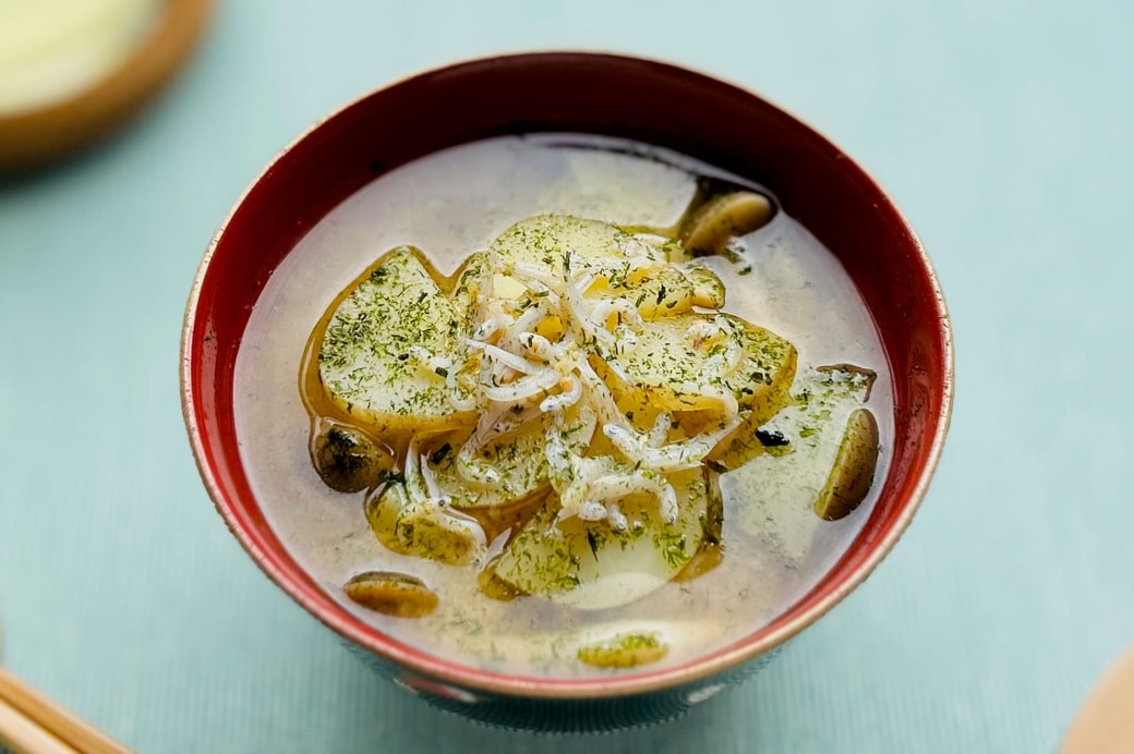 新じゃがとしらすのみそ汁