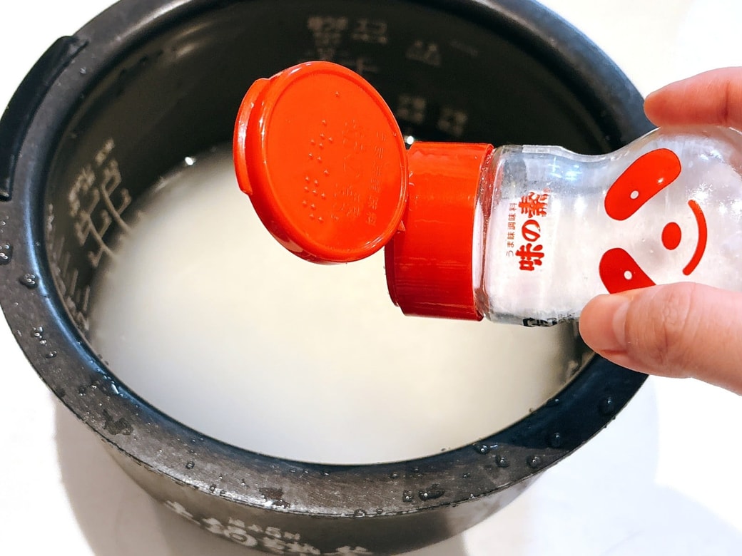 味の素をお米に加える