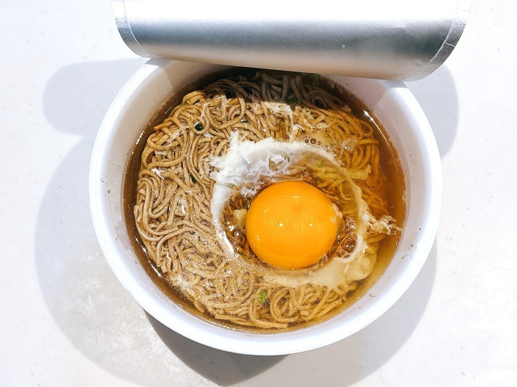 卵は白身にだけお湯をかける