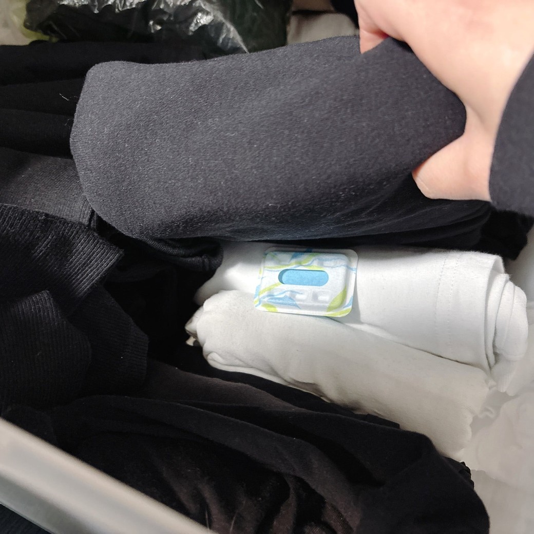 NG①衣類の下に入れる