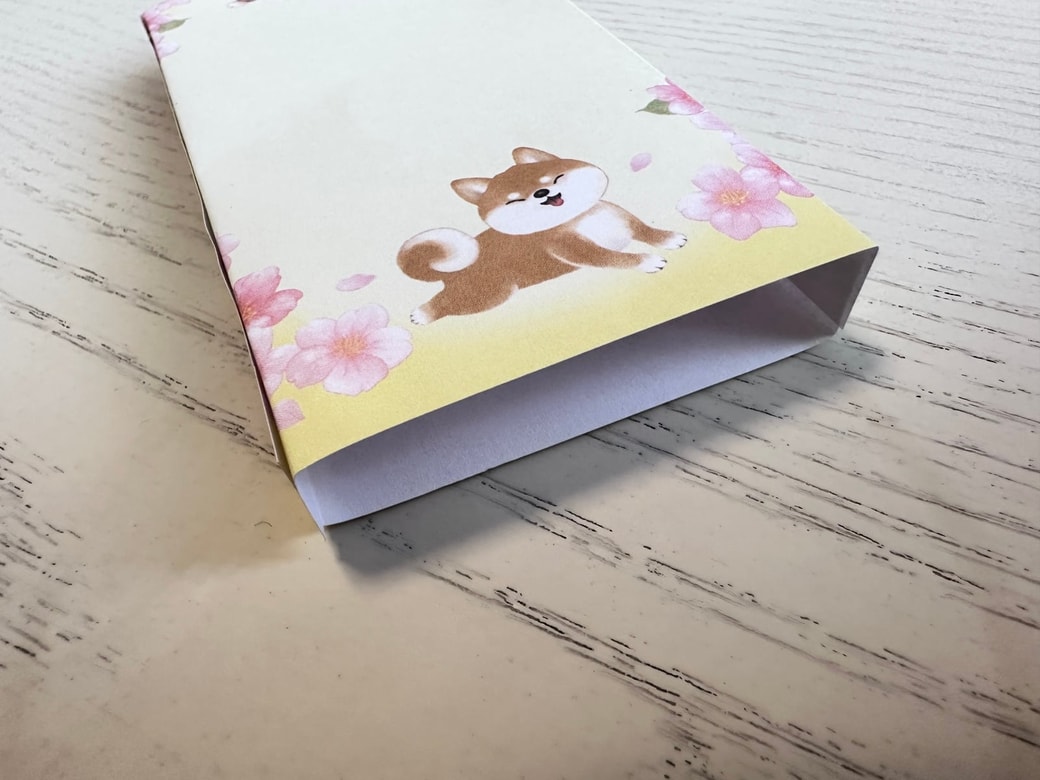 両面テープで2つのボックスをくっつける