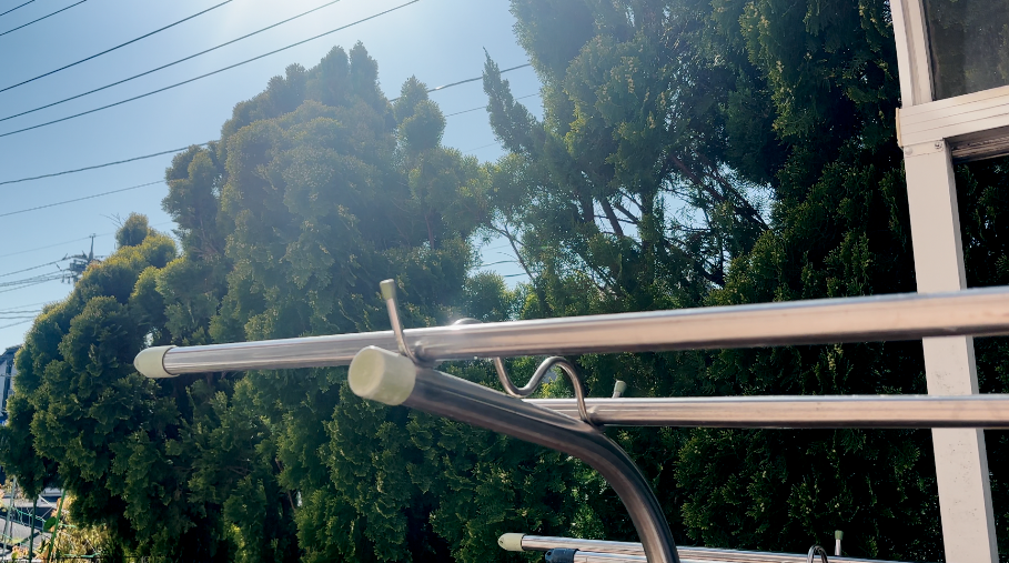 外に置きっぱなしの物干しポール