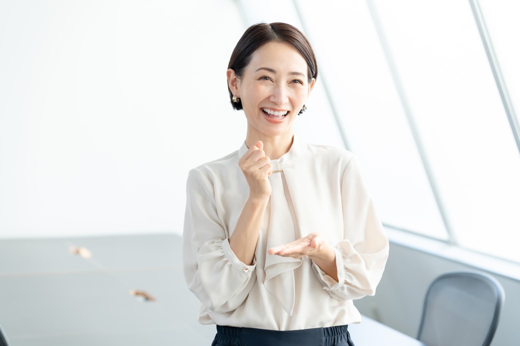 笑顔の女性