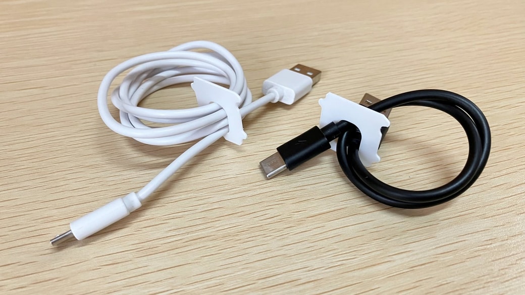 パンの留め具とコード