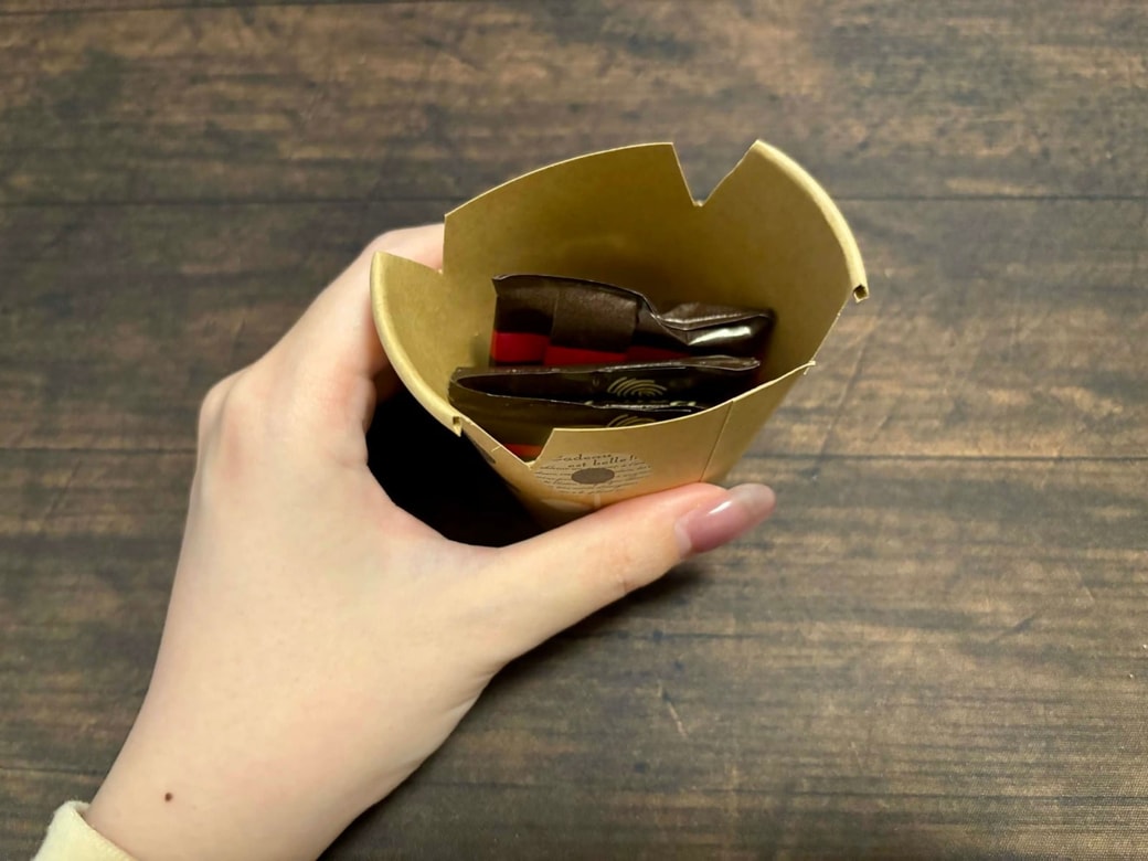 お菓子を入れる
