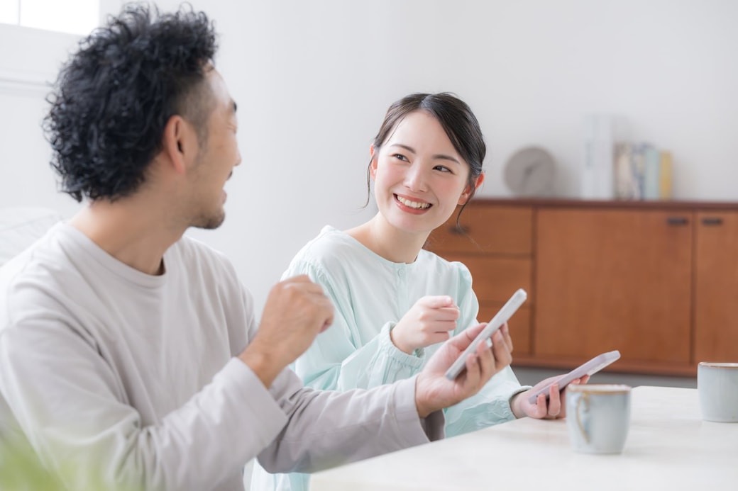 情報共有する夫婦