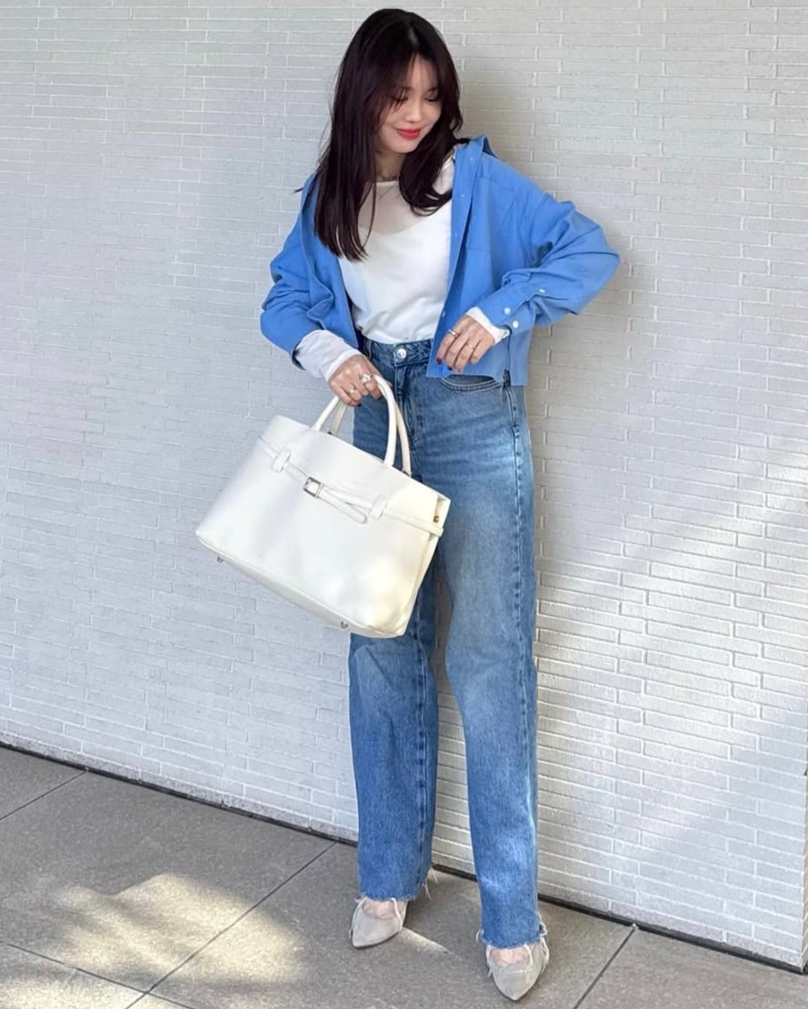 さわやかさと女性らしさが同時に叶う、春らしいデニムコーデ。