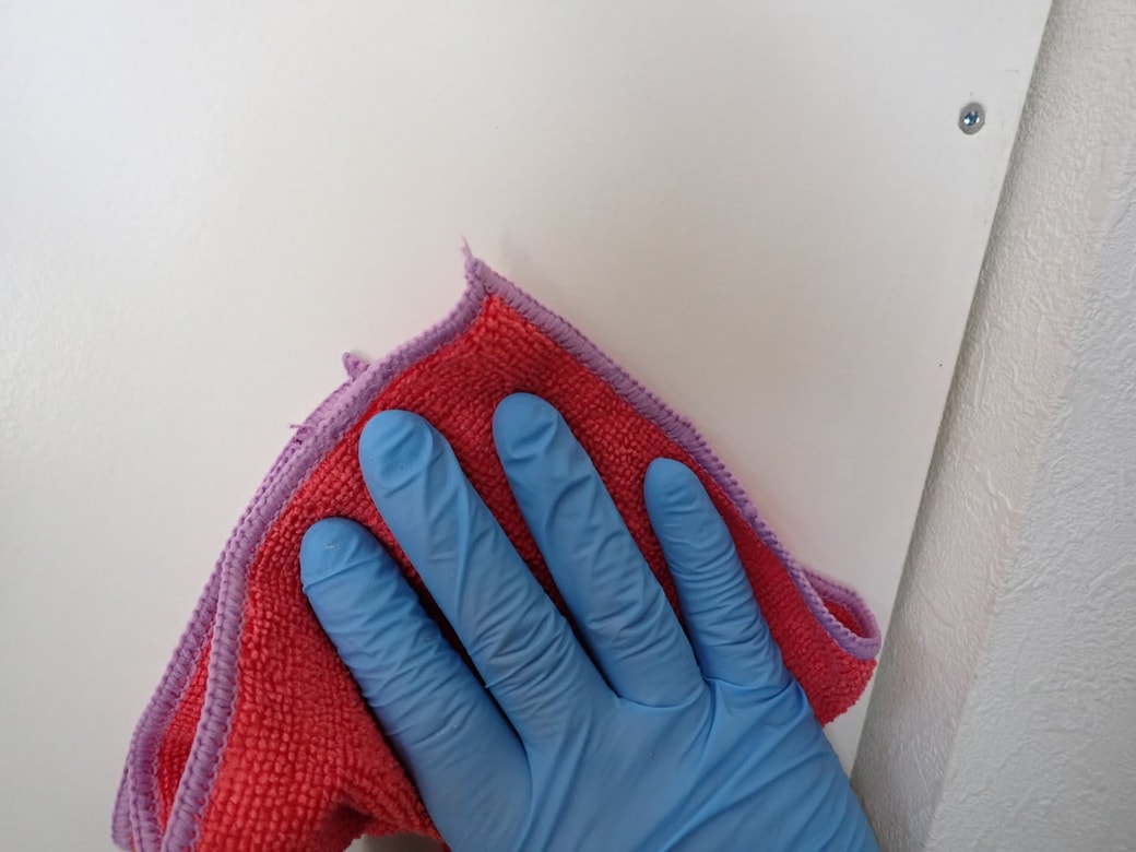 仕上げの水拭き