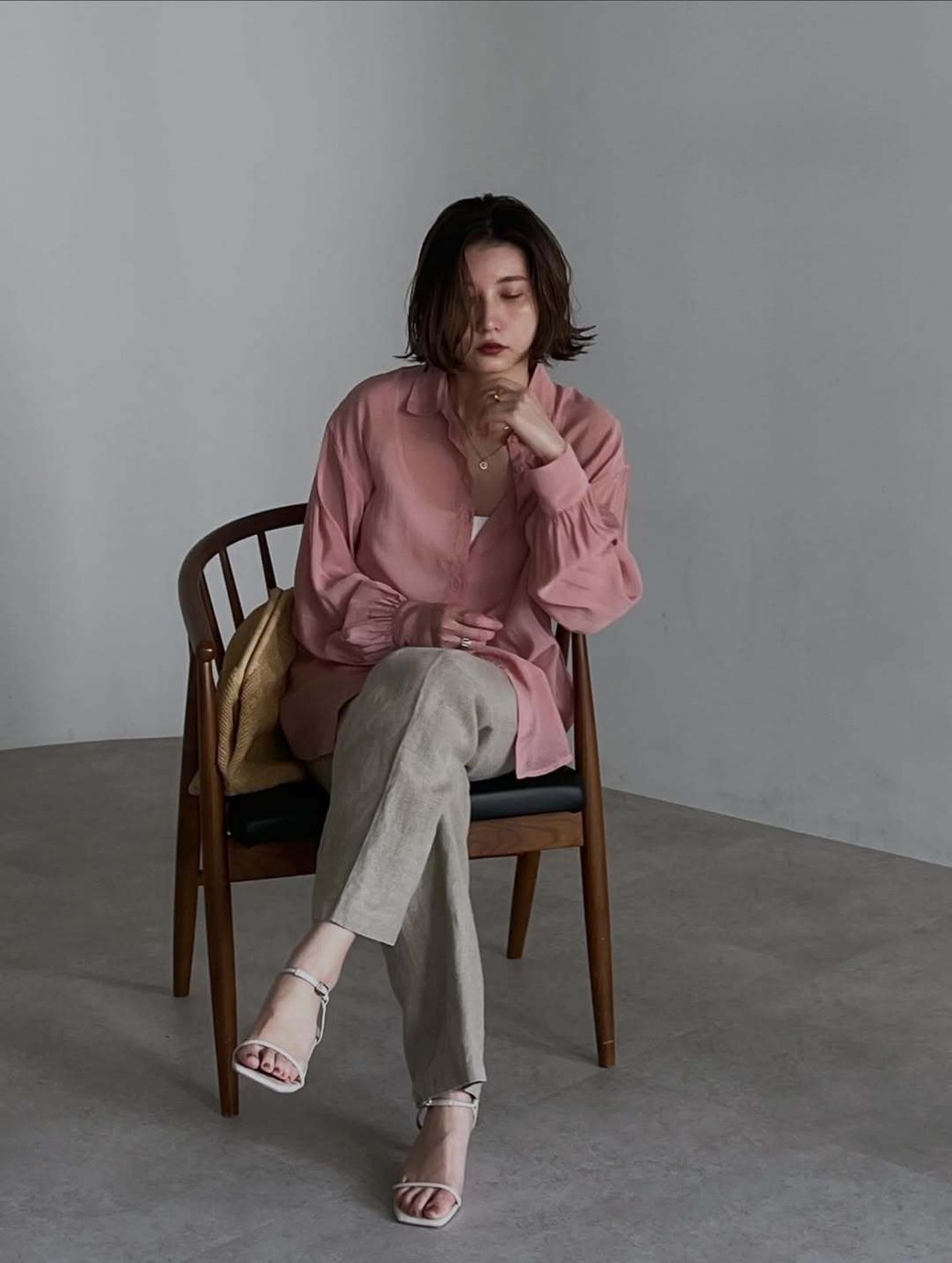 ニュアンスカラーで大人の女性らしく。