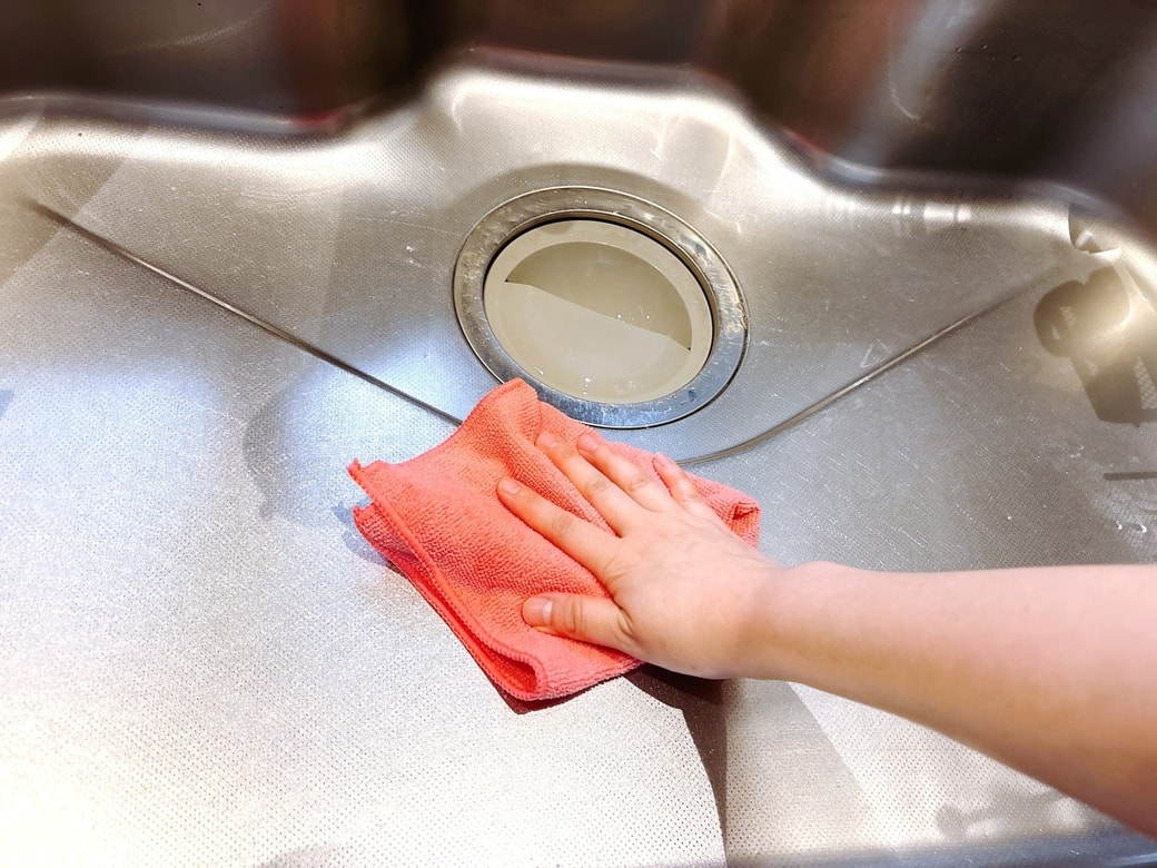 最後にクロスで拭き取る