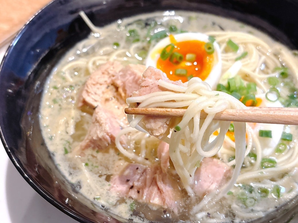 肉に負けない肉々しさ